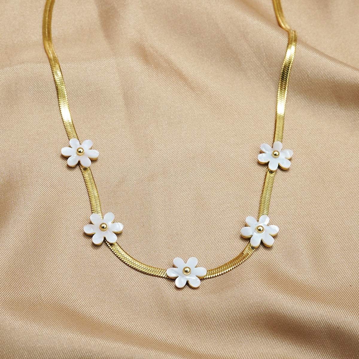 Lxalry 18K Gold Plated Bohemian Floral Necklace