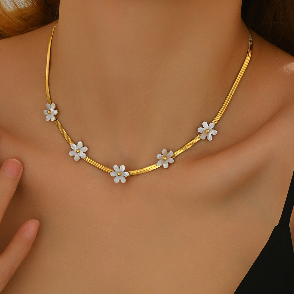 Lxalry 18K Gold Plated Bohemian Floral Necklace