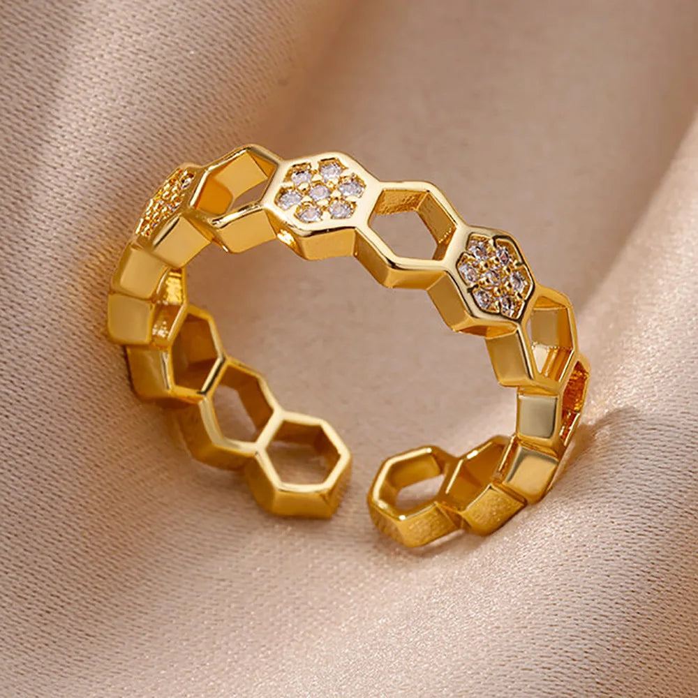 GoldenLink Crystal Ring