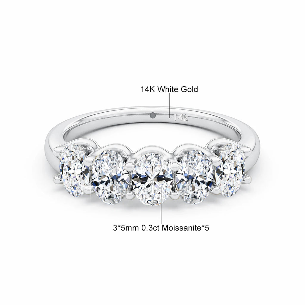 D‑Light Oval Moissanite Ring