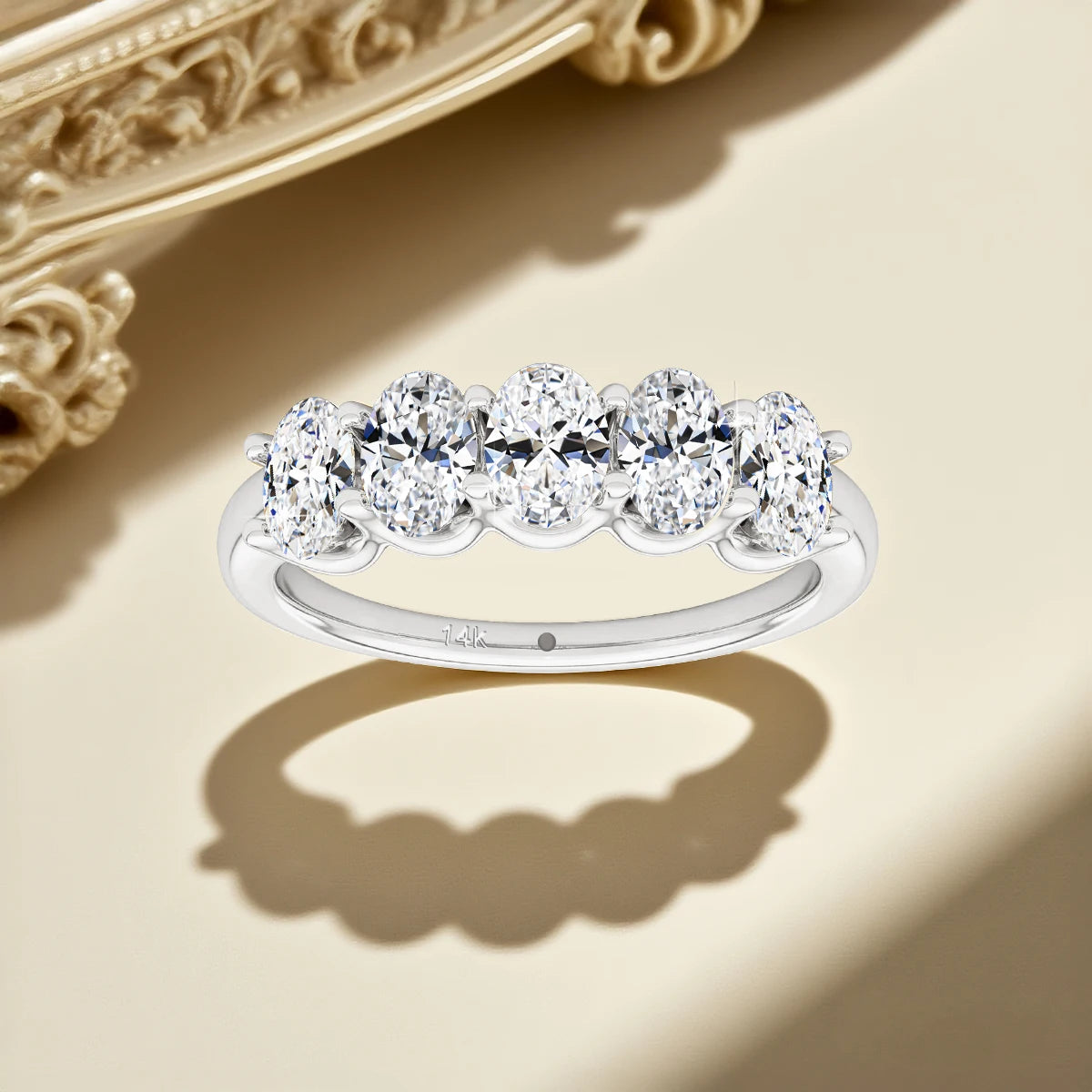 D‑Light Oval Moissanite Ring