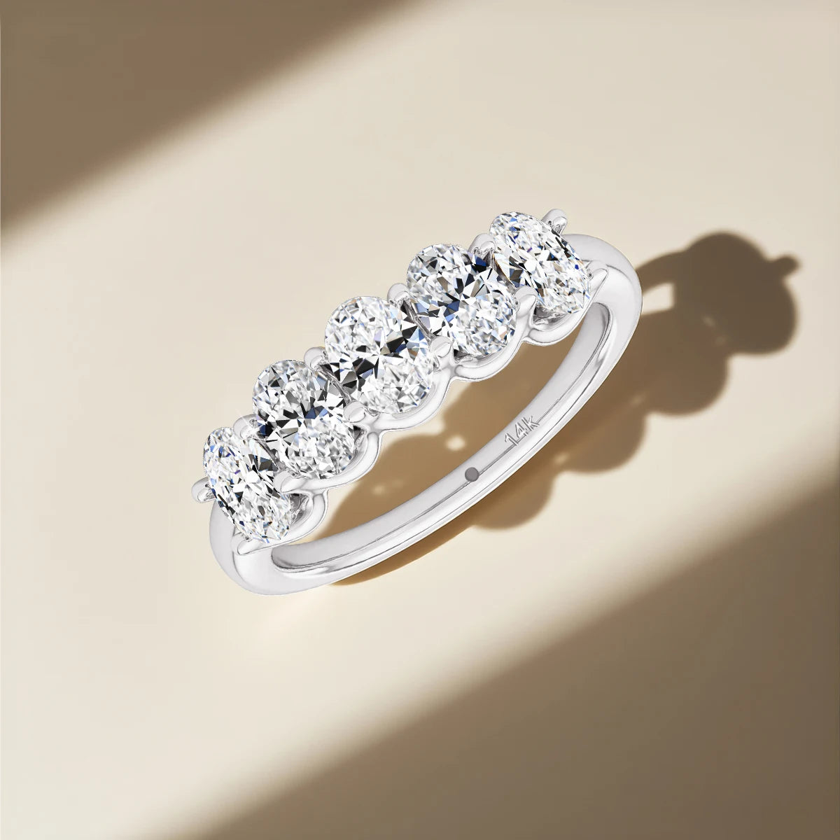 D‑Light Oval Moissanite Ring