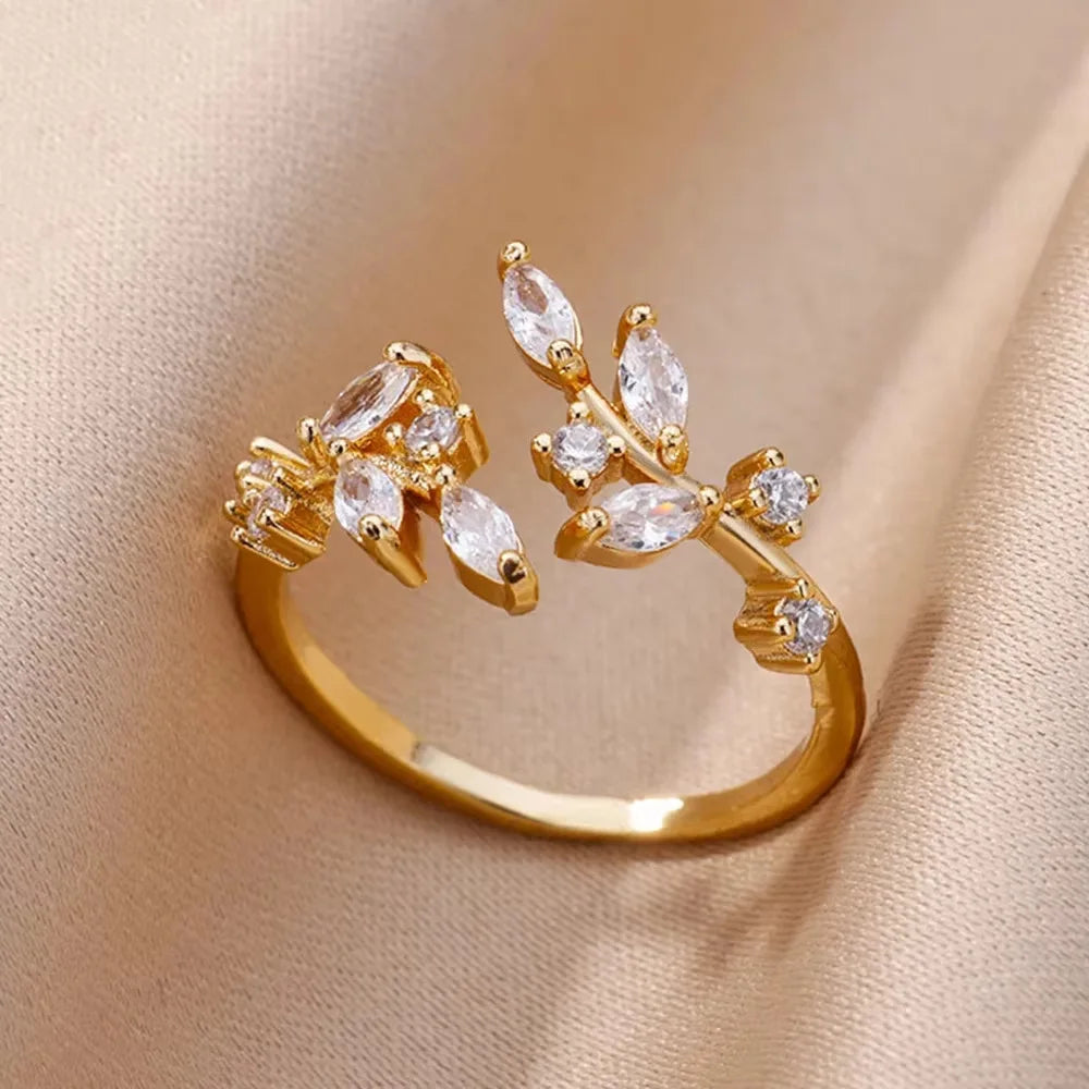 GoldenLink Crystal Ring